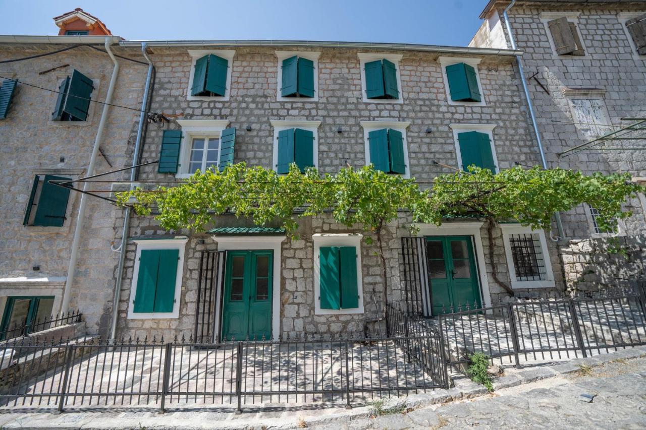 Apartments Oliva Risan Εξωτερικό φωτογραφία