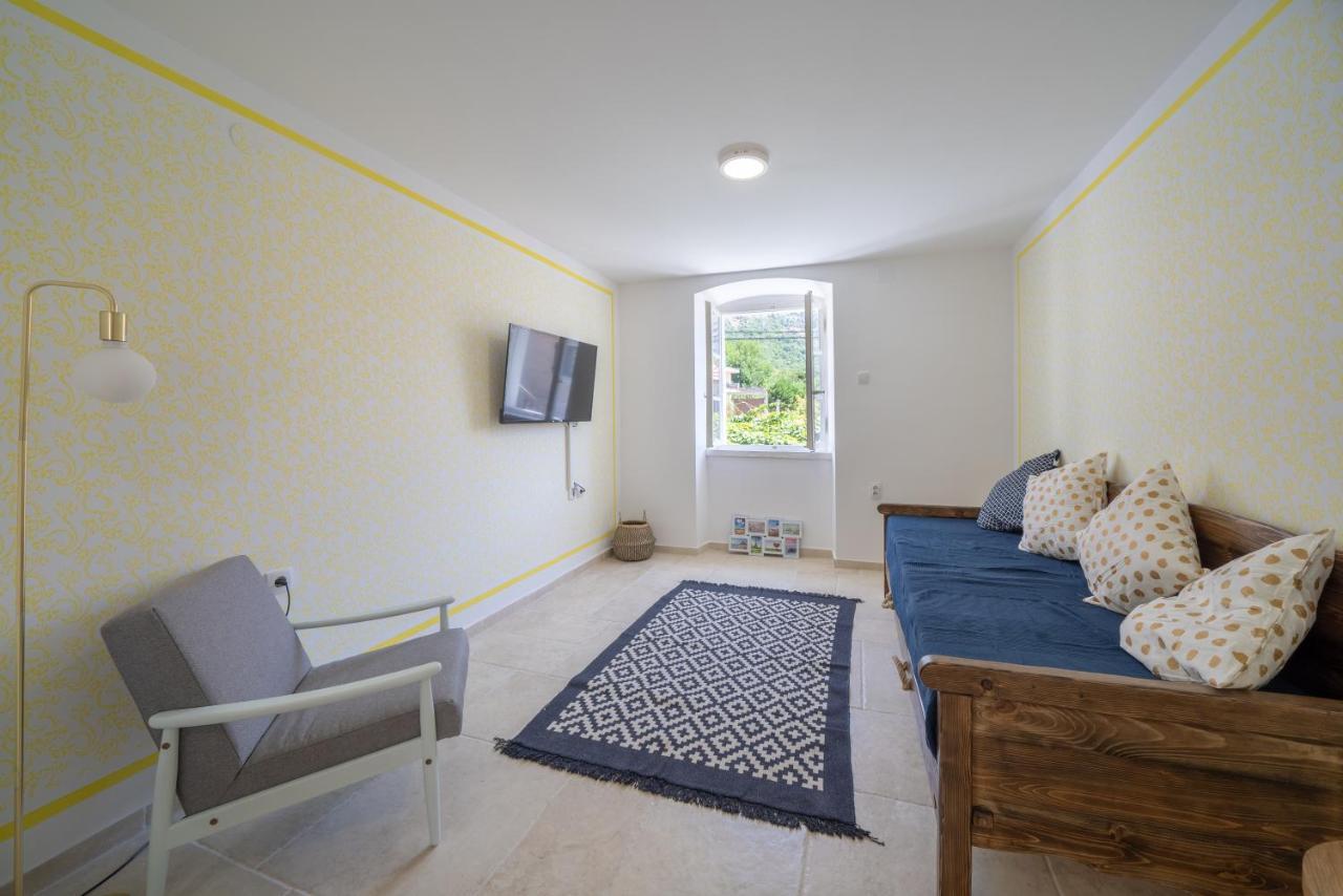 Apartments Oliva Risan Εξωτερικό φωτογραφία